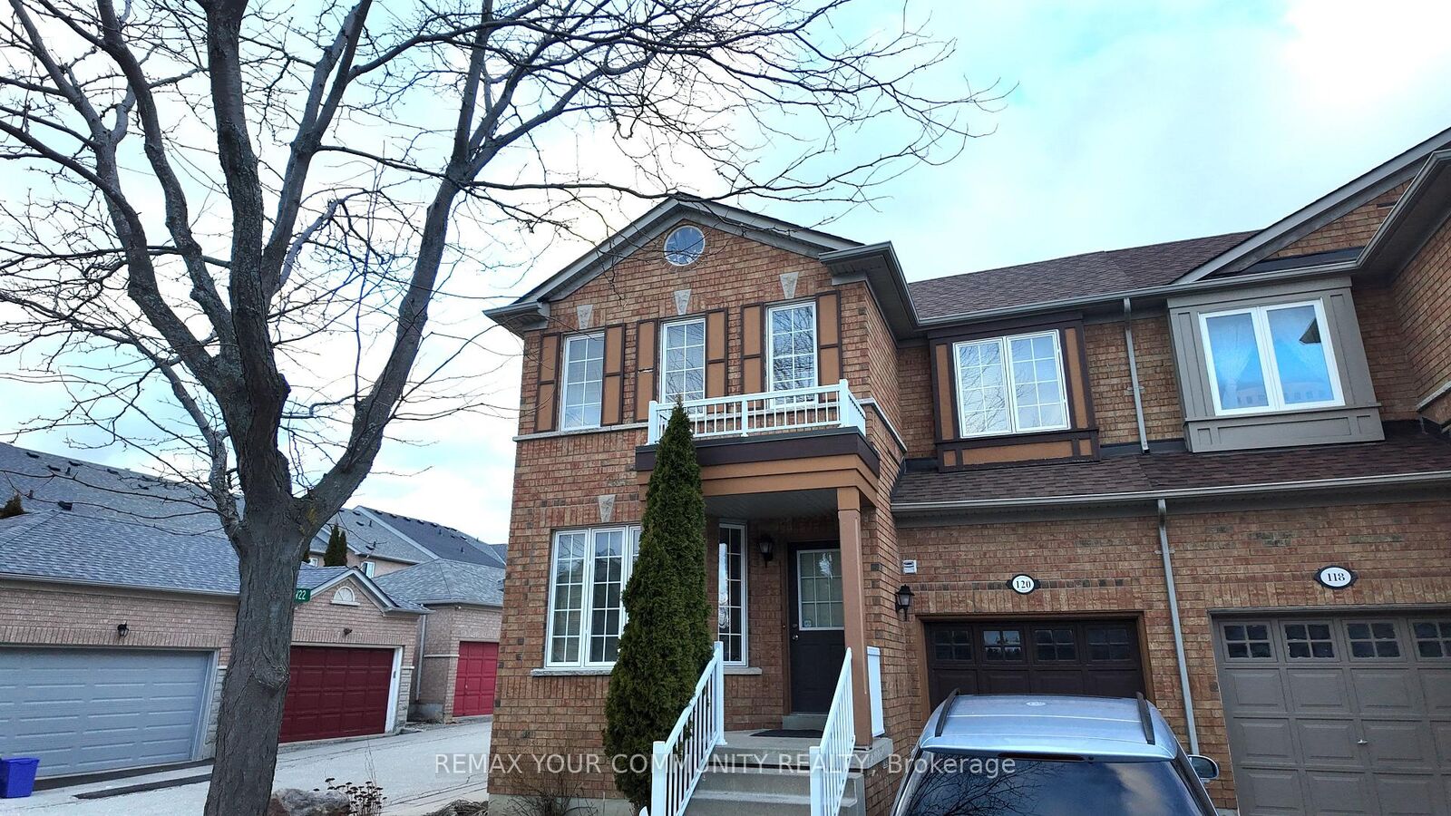 Property Photo: 120 Santina Street Main ON L4H 2N3
