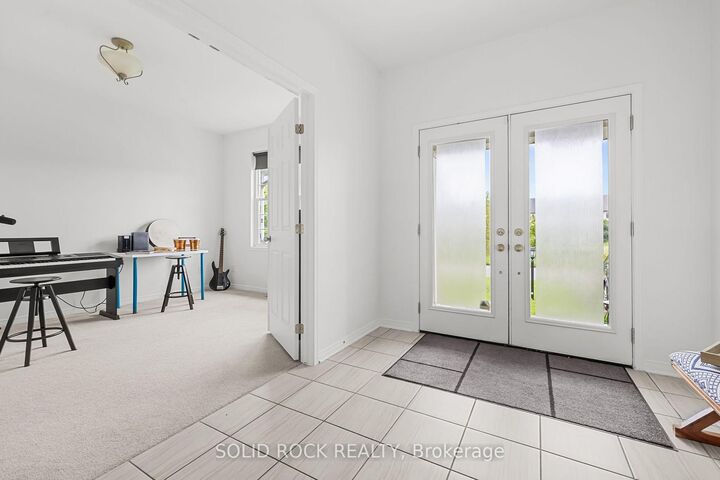 Property Photo: 6617 Calwood Avenue E ON K4P 1H1