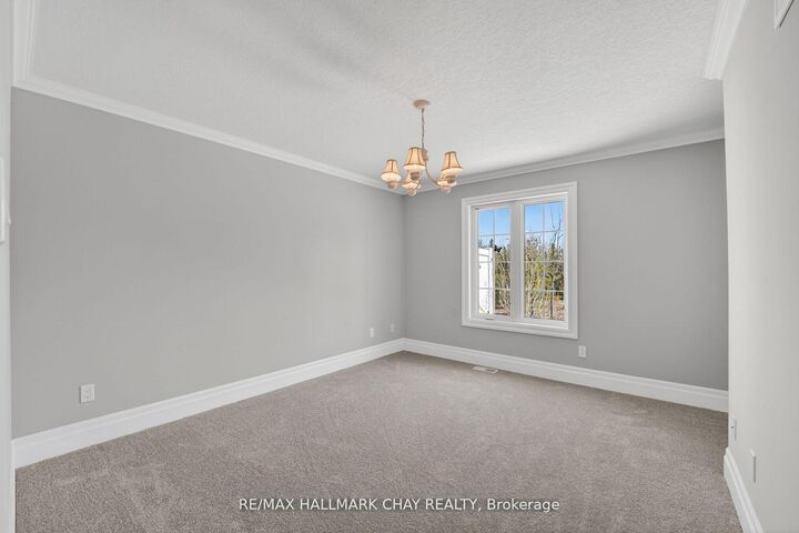 19 Greenway Drive — photo 1