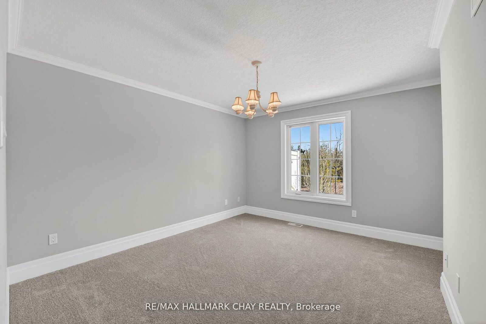 Property Photo: 19 Greenway Drive ON L9Z 0E6