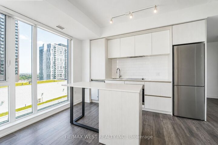 Property Photo:  225 Sumach Street 1511  ON M5A 0R8 