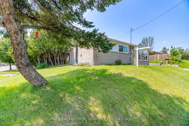 Property Photo: 1546 Lakemount Street ON L1J 3Y2