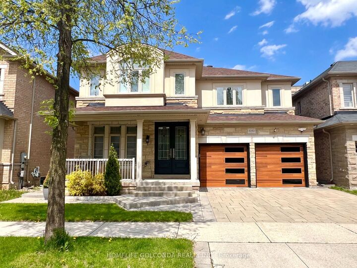 Property Photo: 3252 Larry Crescent ON L6M 0S9