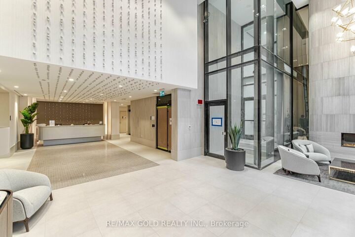 Property Photo: 2020 Bathurst Street 216 ON M5P 3L1