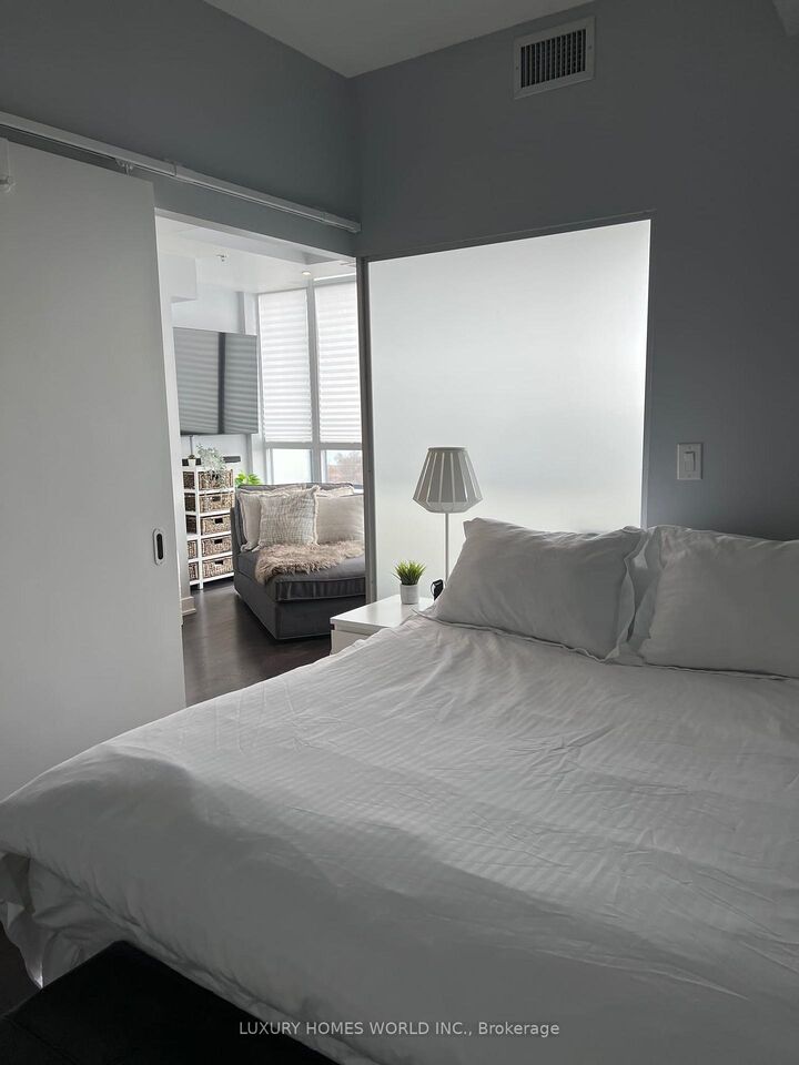 Property Photo:  11 Superior Avenue 907  ON M8V 0A7 