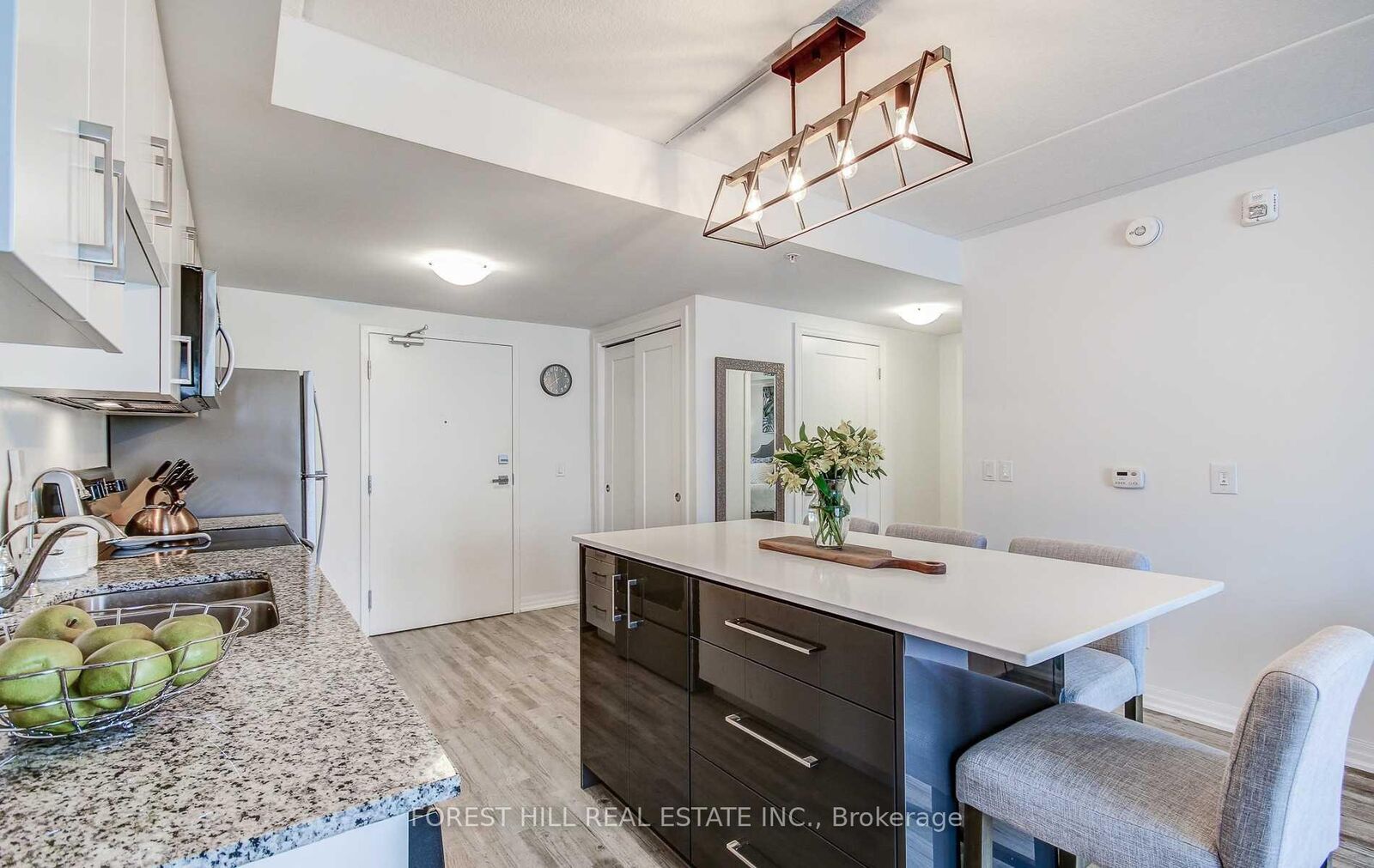 Property Photo:  104 Summit Ridge Drive 110  ON N1E 0R5 