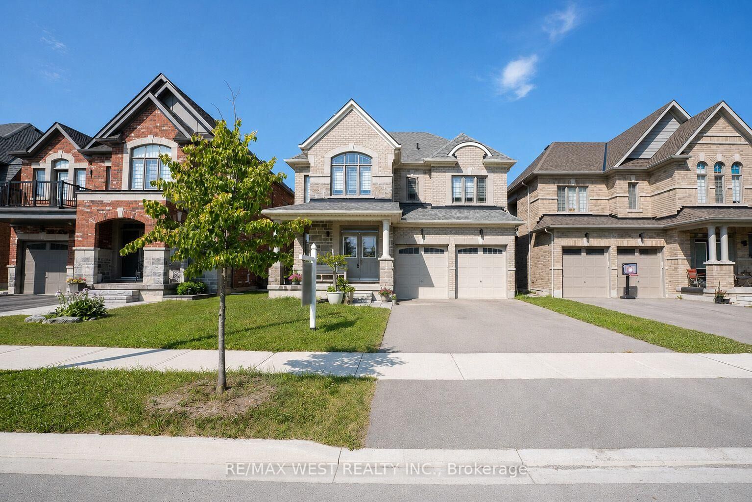 Property Photo: 206 Dog Wood Boulevard ON L9N 0X1