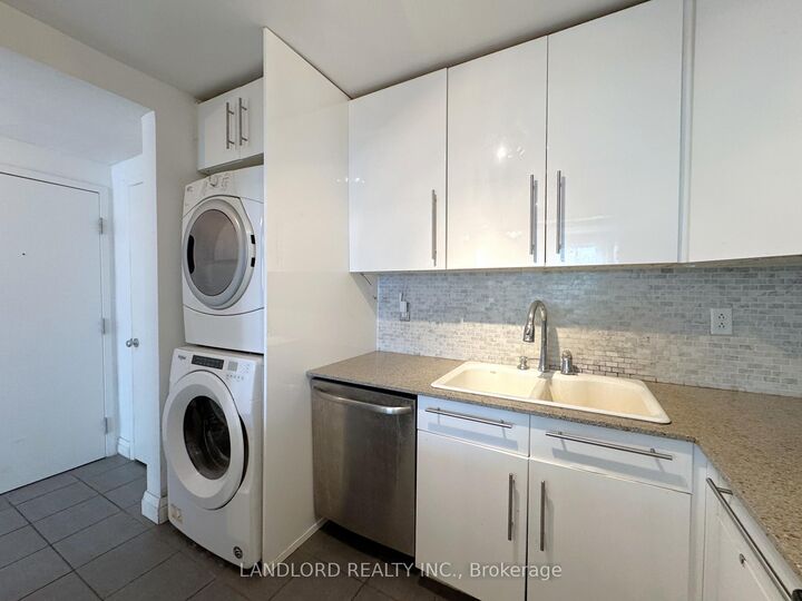 Property Photo:  1175 Queen Street E B  ON M4M 1L5 