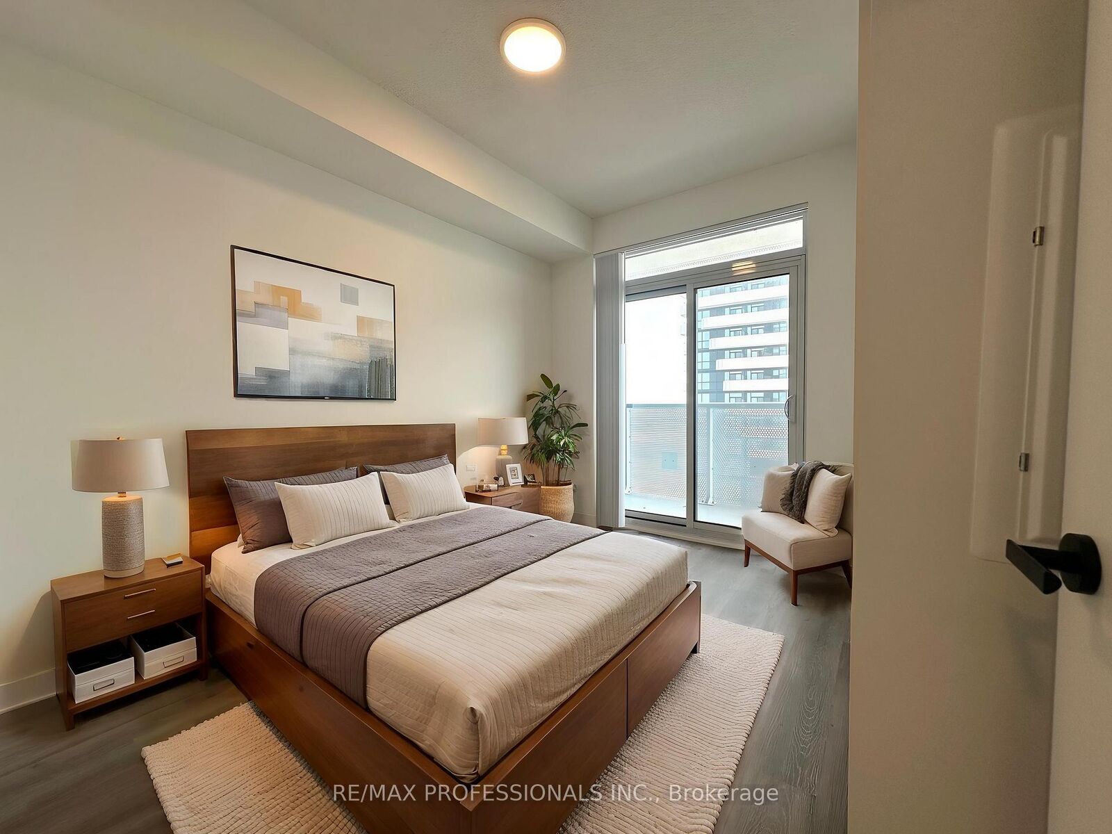 Property Photo:  225 Commerce Street 4902  ON L4K 0R1 