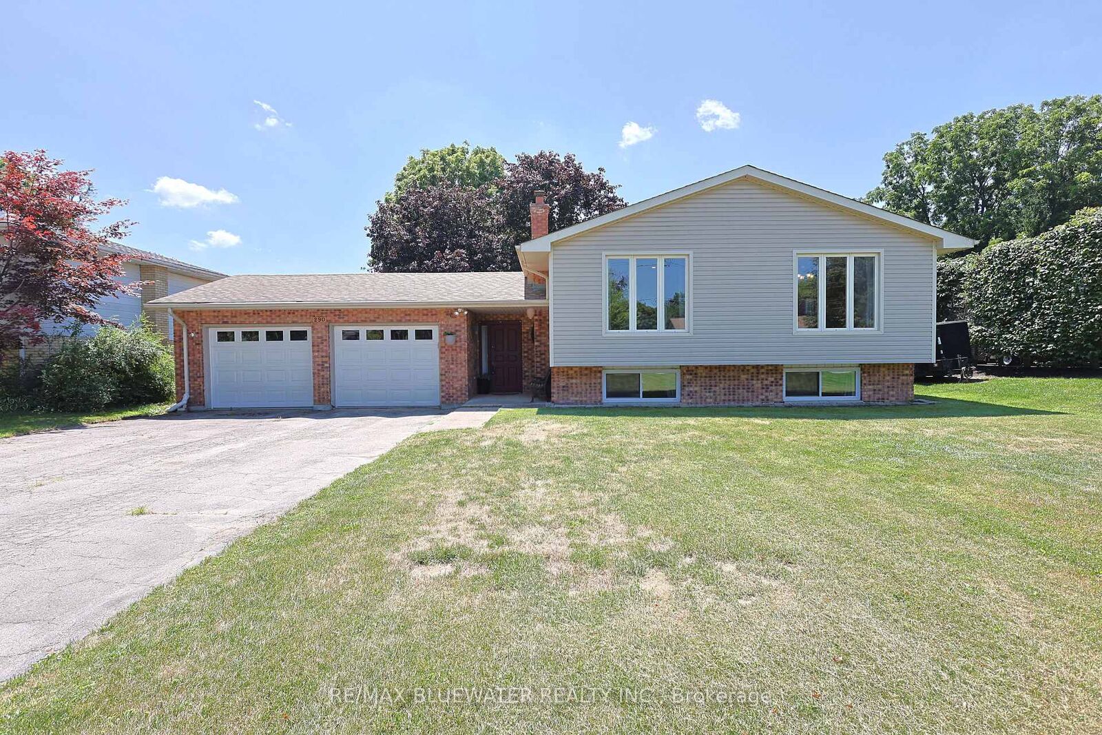 Property Photo:  290 Anna Street  ON N0M 2K0 