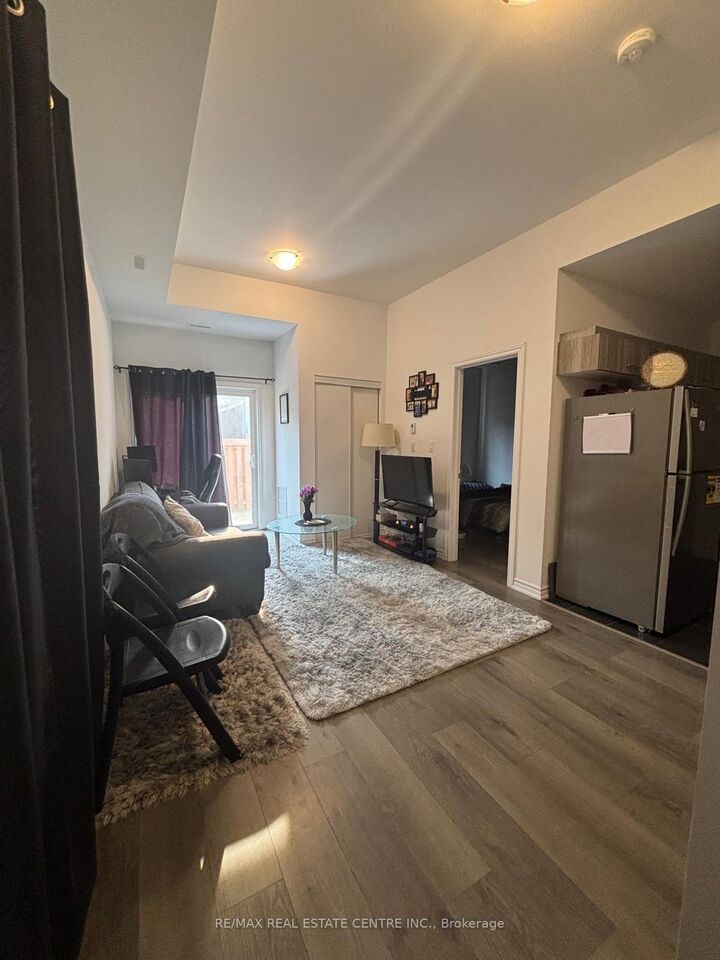 Photo de la propriété:  9 Hay Lane 1  ON L9J 0C2 
