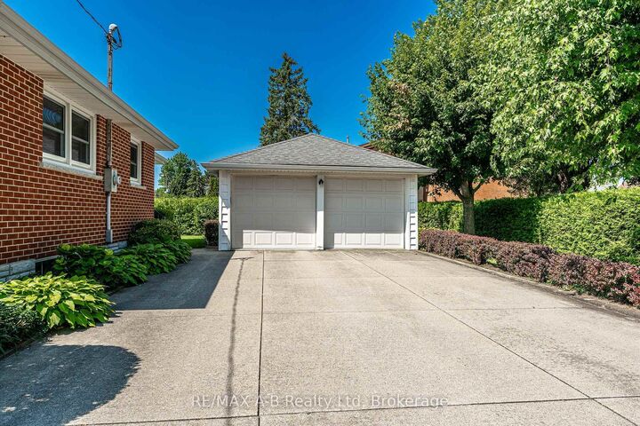 Property Photo:  34 Warner Street  ON N4X 0C3 