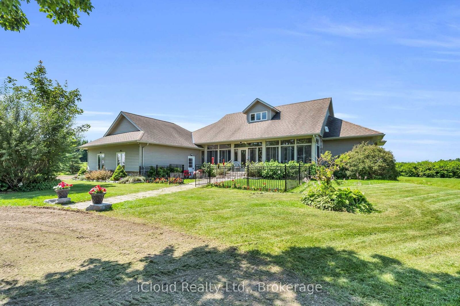 Property Photo: 514164 2nd Line ON L9W 0S5