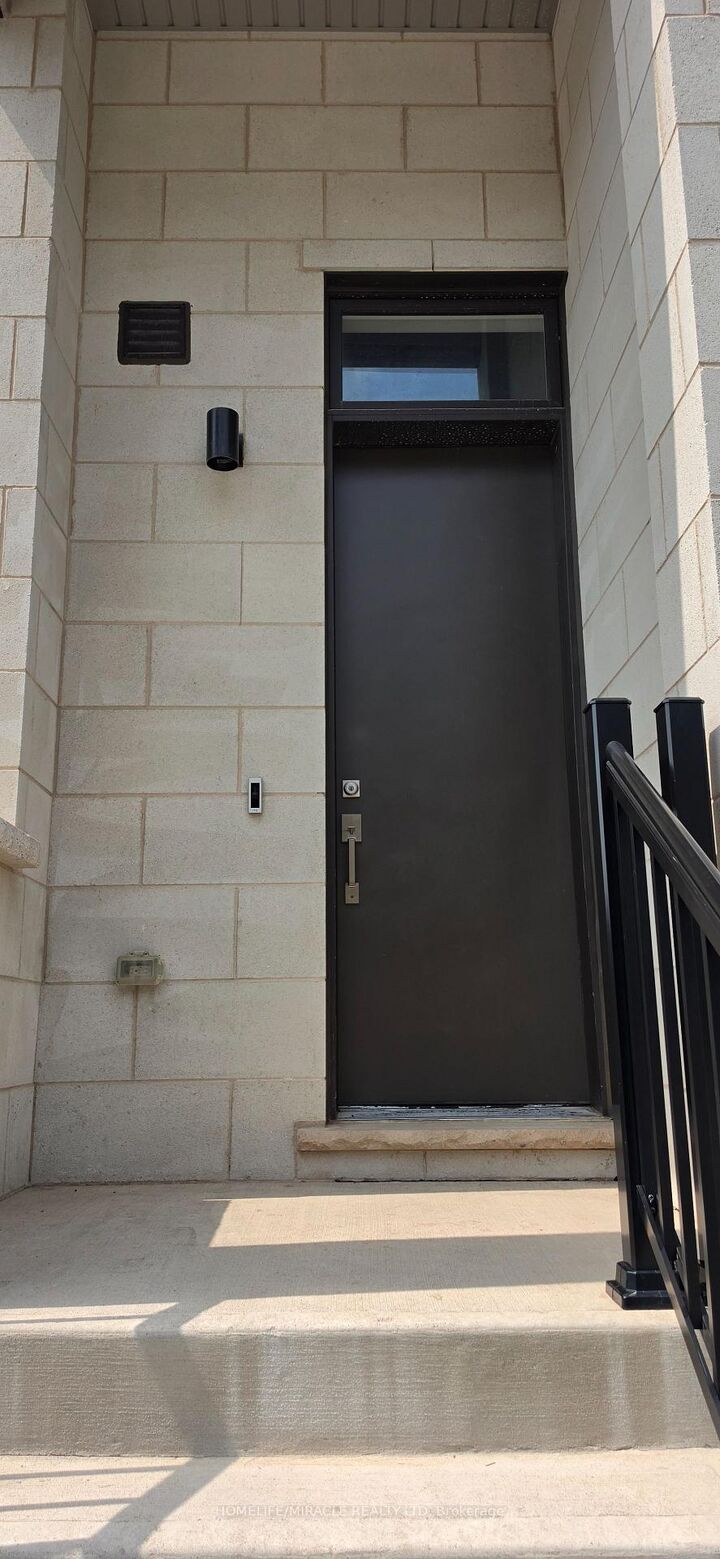 Property Photo:  1359 Kaniv Street  ON L6M 5R3 