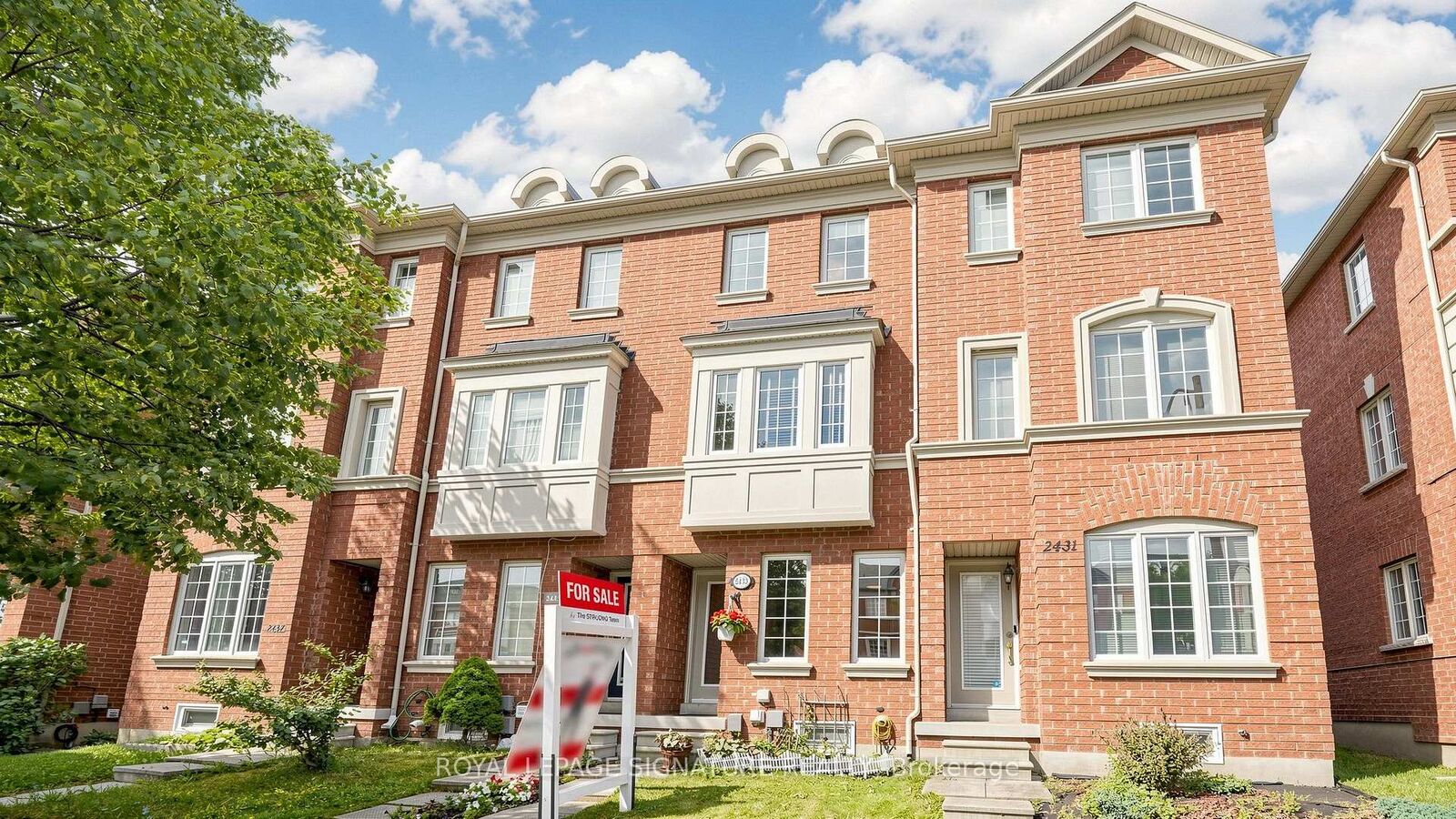 Property Photo: 2433 Bur Oak Avenue ON L6B 1G3