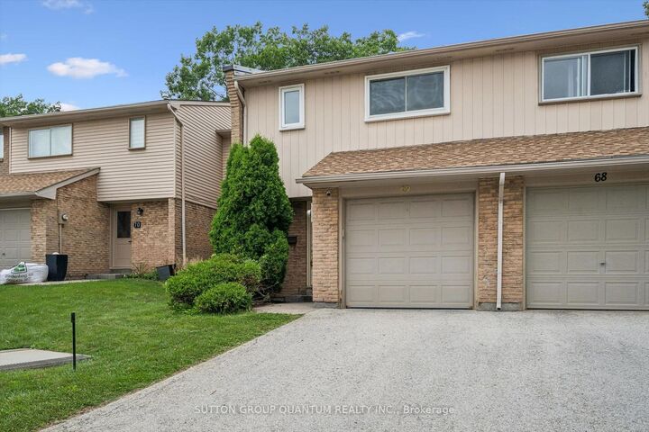 Property Photo: 1558 Lancaster Drive 69 ON L6H 2Z4