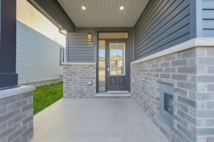Property Photo: 321 Grackle Street ON K1X 0G6