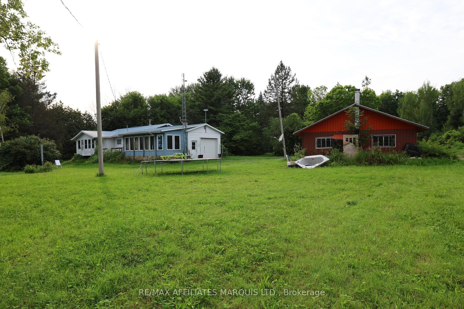 Property Photo: 19442 Kenyon Conc 8 Road ON K0C 1A0