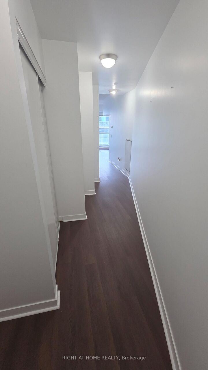 Property Photo: 51 East Liberty Street 1916 ON M6K 3P8