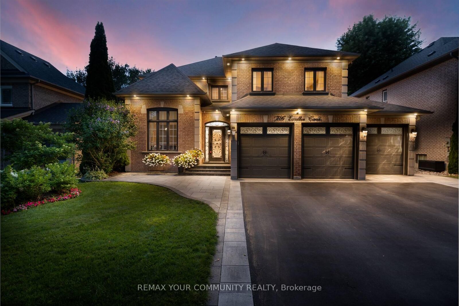 Property Photo: 786 Exceller Circle ON L3X 1P5