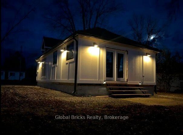 Property Photo:  899 Maplewood Drive  ON L9S 1Y7 