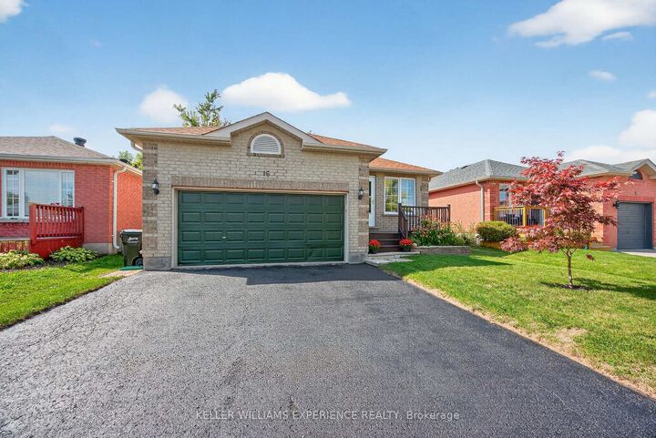 Property Photo: 16 Larkin Drive ON L4M 7A9