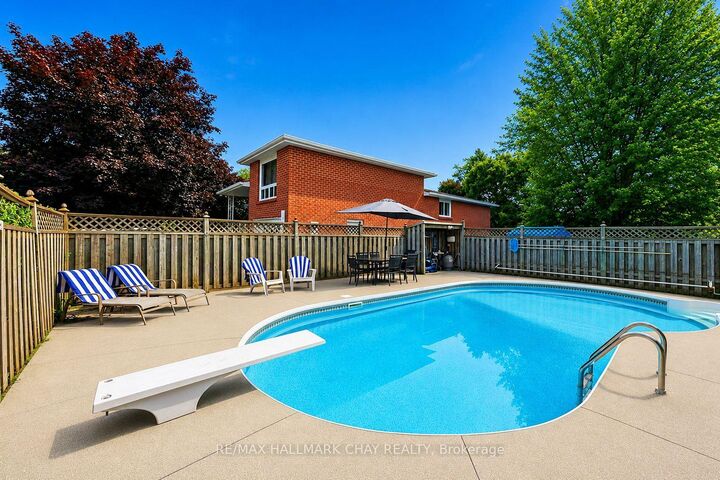 Property Photo: 334 Parkwood Avenue ON L3Z 2E4