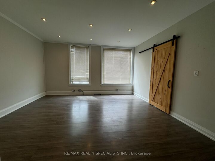 Property Photo:  118 Main Street E 1  ON L9V 3K5 
