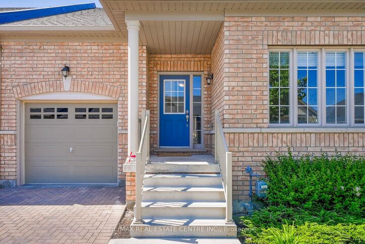 Property Photo: 11 Overlea Drive ON L6R 4B5