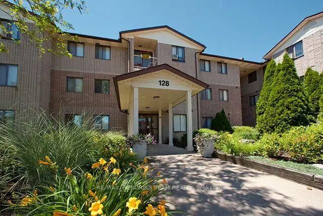 Property Photo:  128 St Augustine Drive 215  ON L2P 3X6 