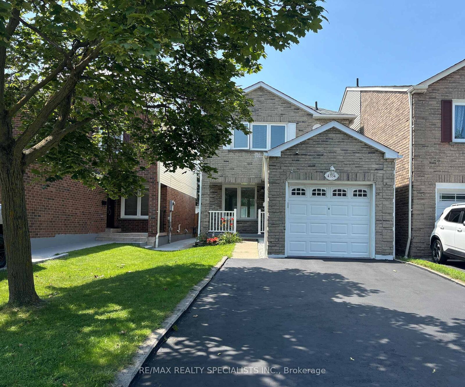 Property Photo:  4334 Lee Drive  ON L4W 4A8 