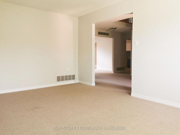 Property Photo:  2034 Oxford Avenue  ON L6H 4K7 
