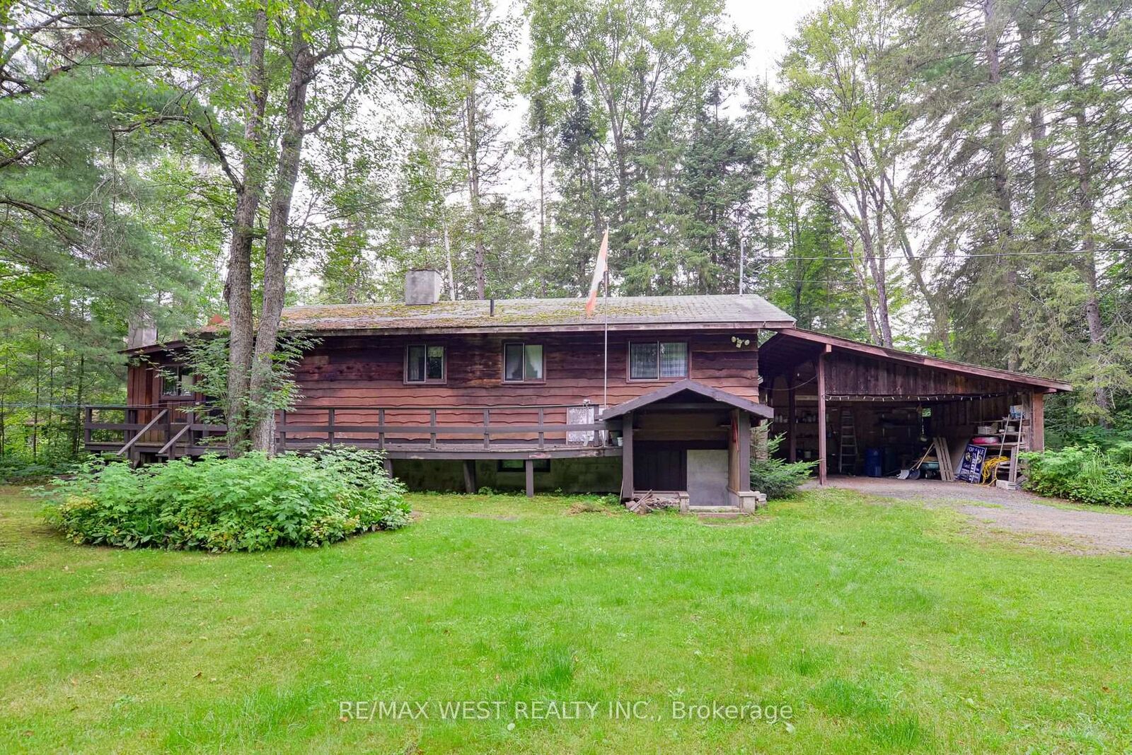 Property Photo:  52 Robert Road W  ON P1H 2J4 