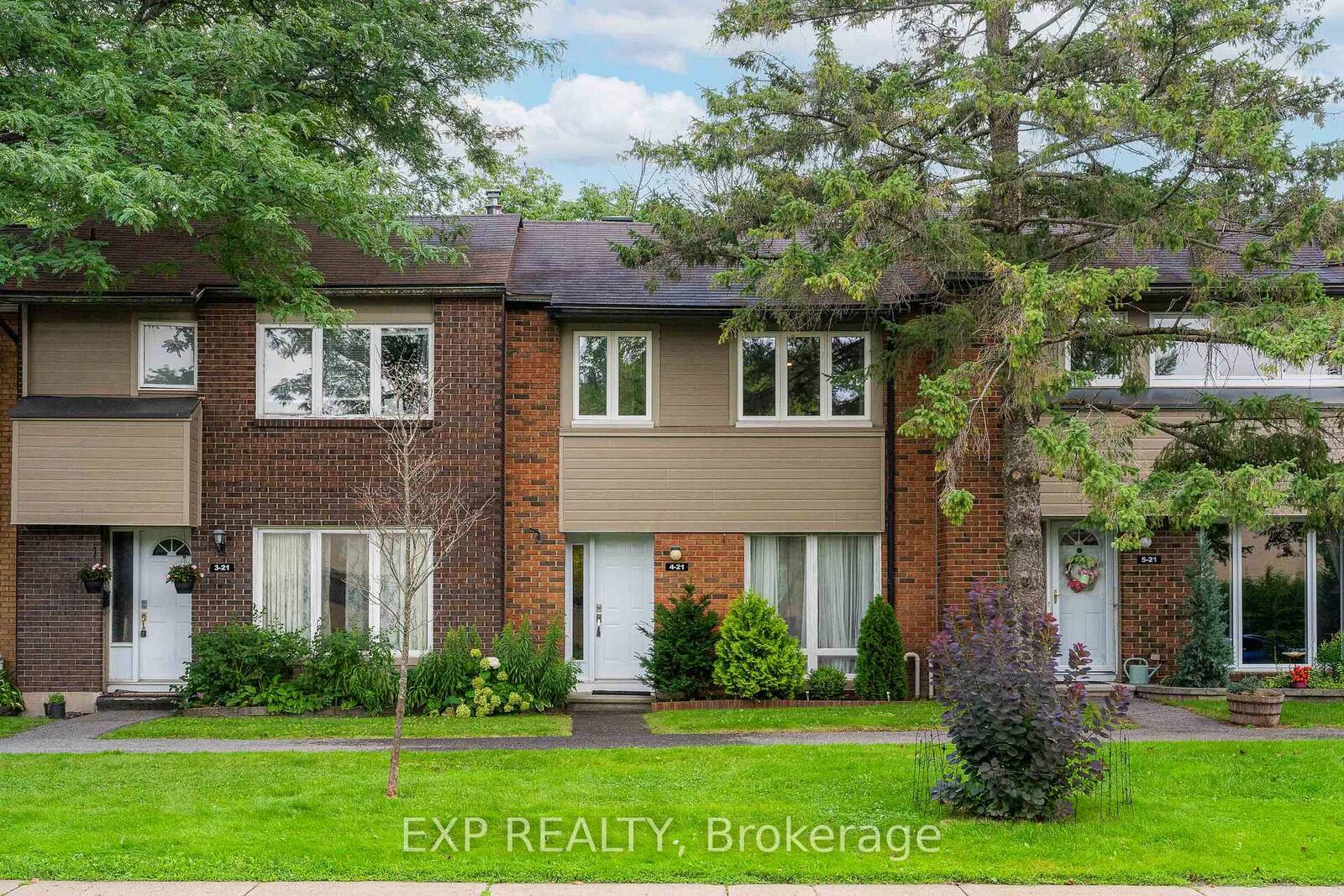 Property Photo: 21 Midland Crescent 4 ON K2H 8P6