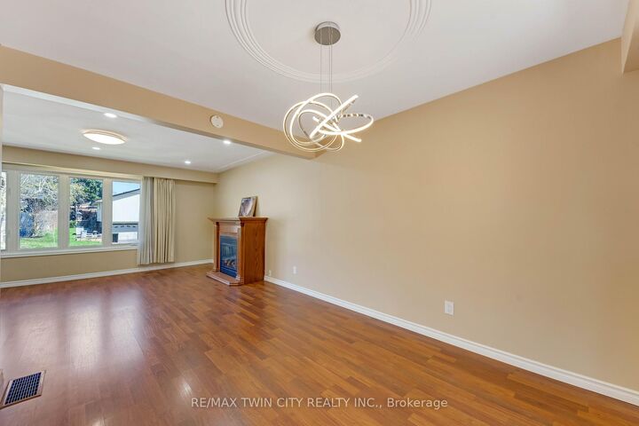 Property Photo:  402 Lakeview Drive  ON N2L 4Z6 