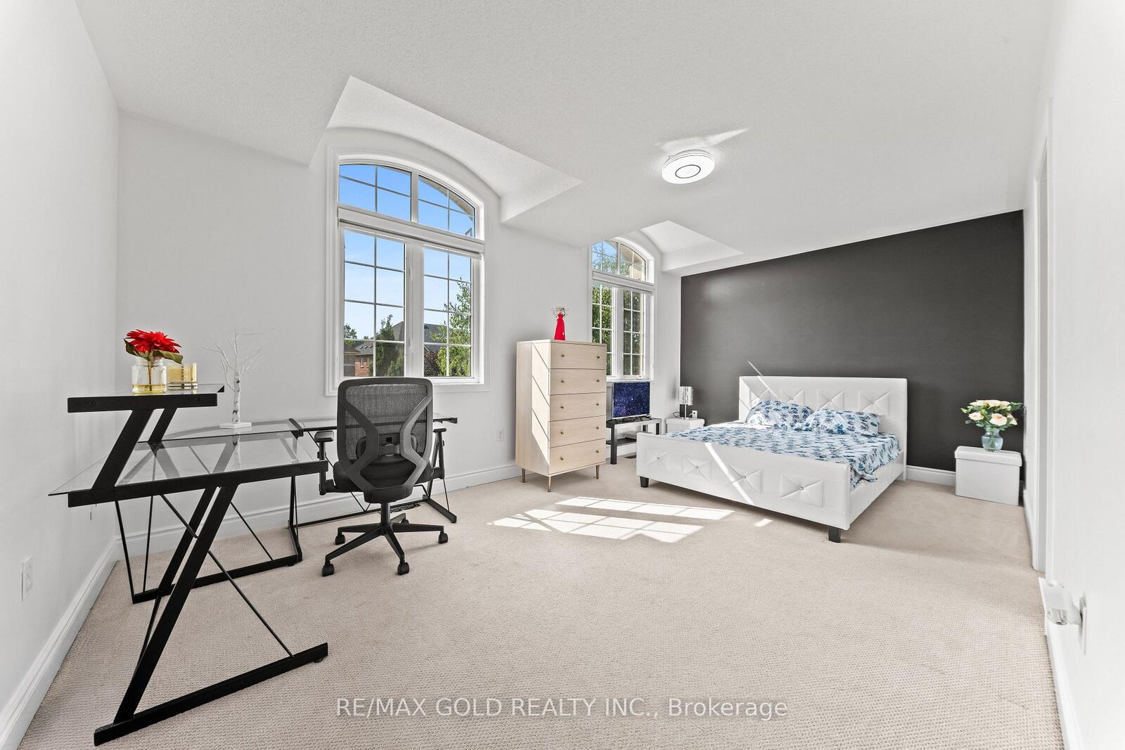 Property Photo: 31 Fontainebleu Road ON L6P 1Z1