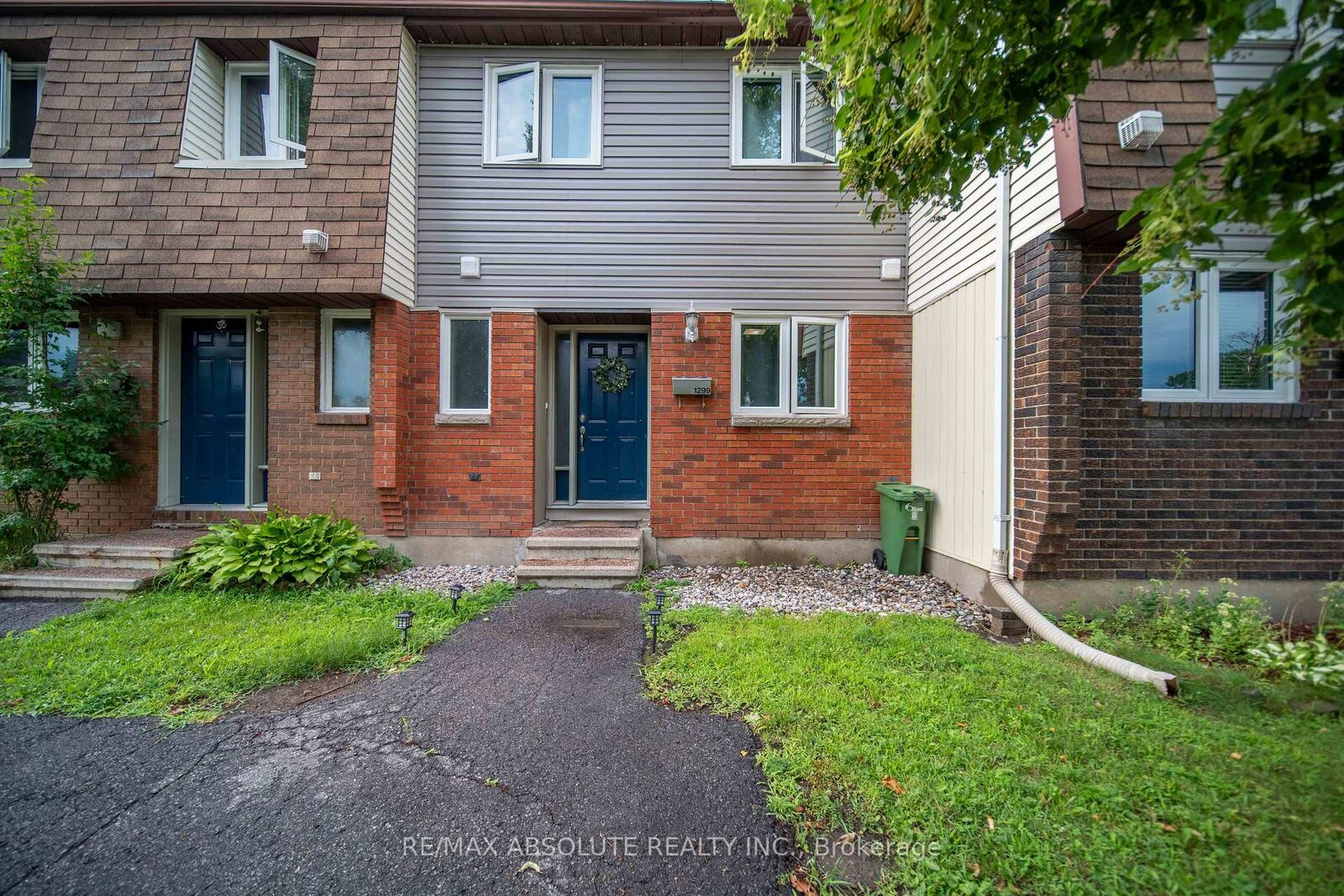 Property Photo:  1299 Cedarcroft Crescent 25  ON K1B 5G9 