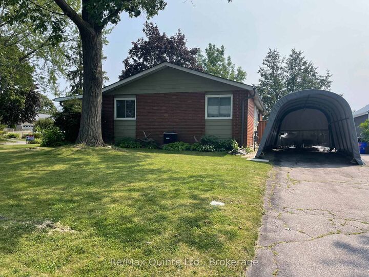 Property Photo: 10 McQuade Drive ON K8V 2G3