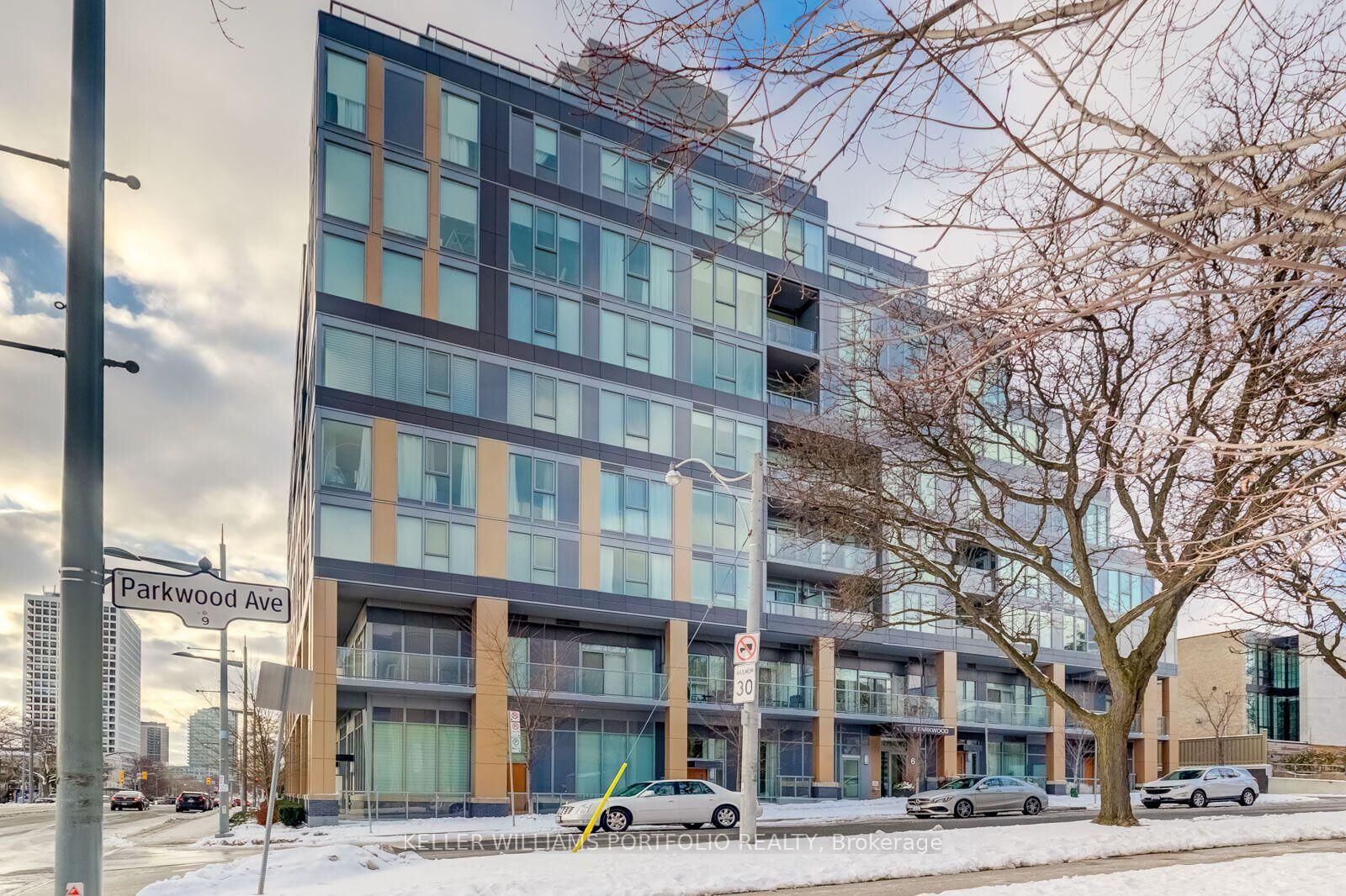 Property Photo:  6 Parkwood Avenue 516  ON M4V 0A3 