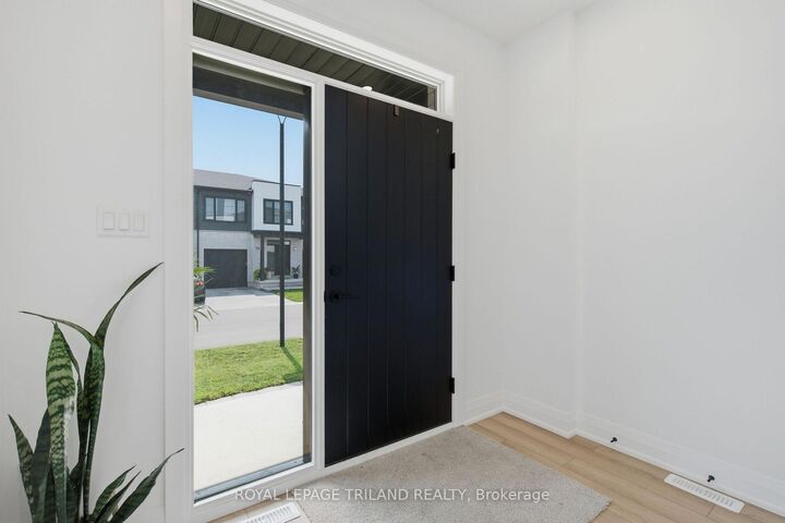 Property Photo: 101 Swales Avenue 11 ON N7G 0C1