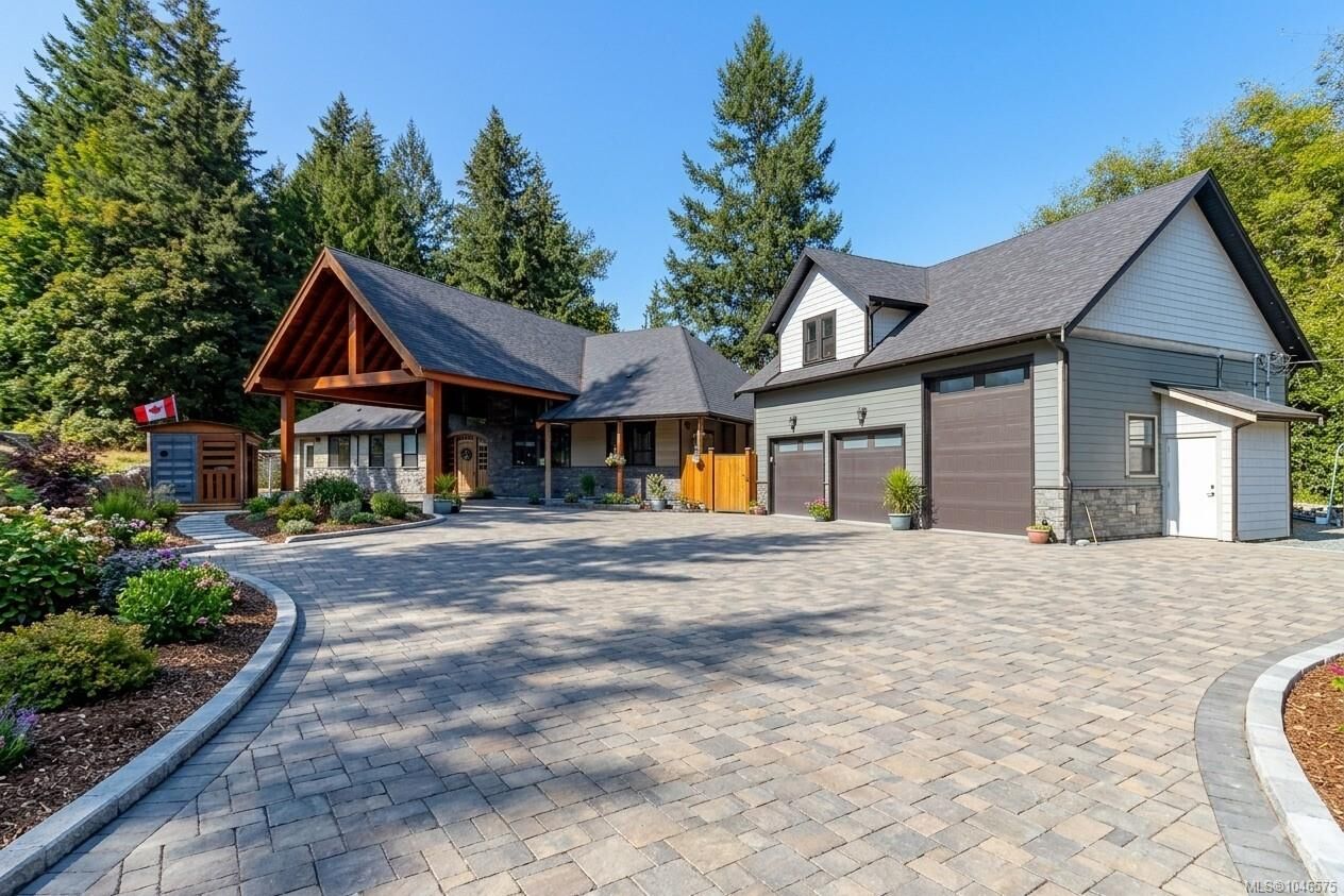 Property Photo: 1731 Northgate Rd BC V8H 0B3