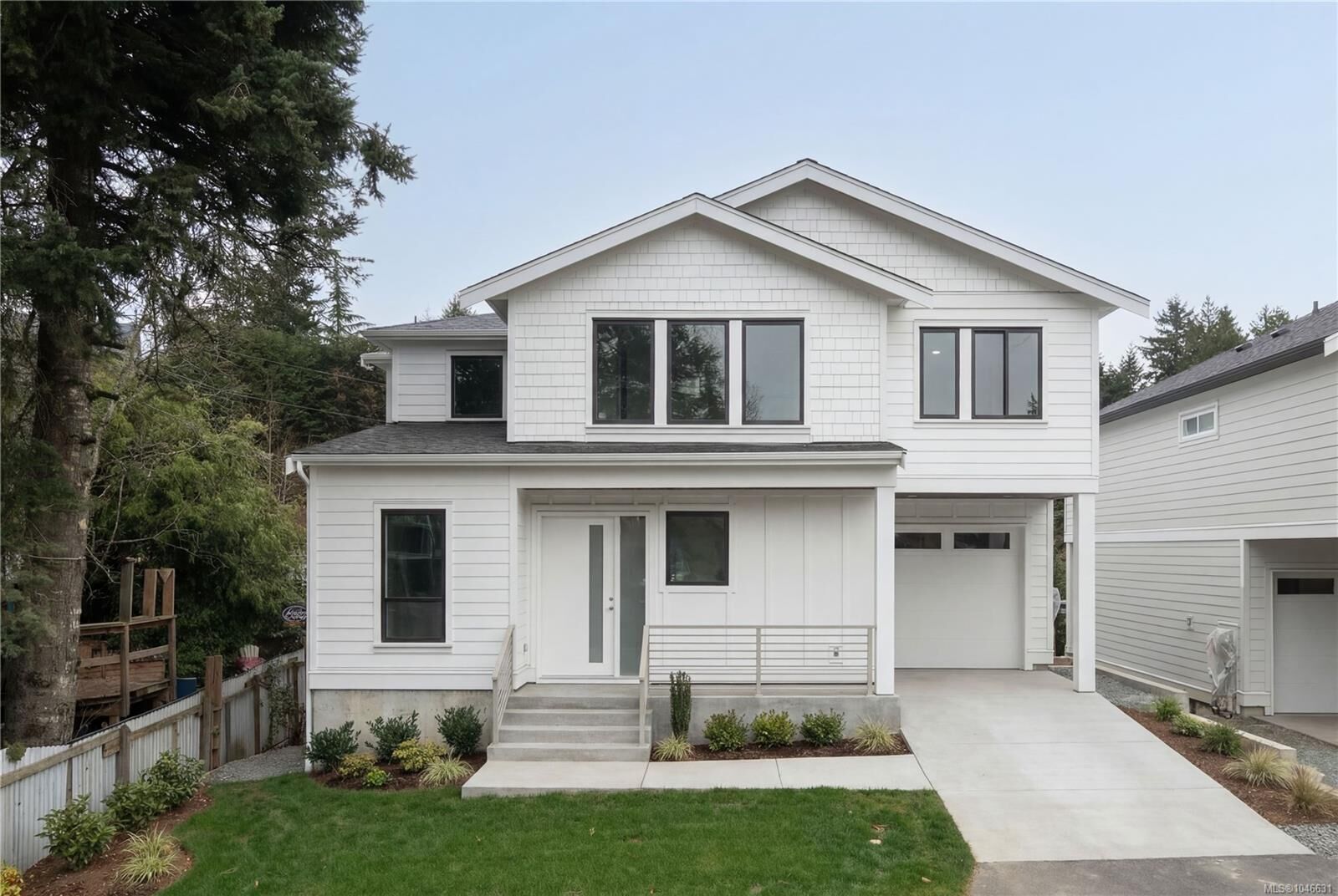 Property Photo: 561 Belford Pl BC V9B 6C1
