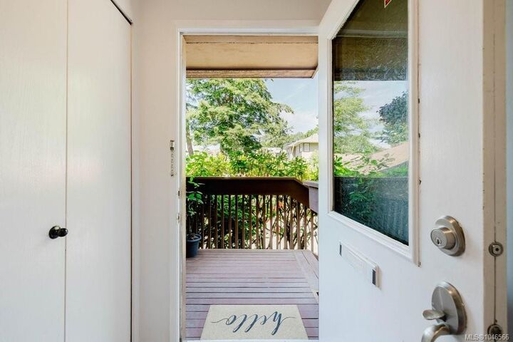 Property Photo: 933 Admirals Rd #3 BC V9A 2P1