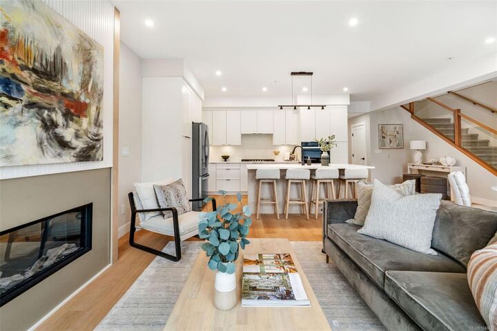Property Photo: 2511 Bronzite Pl BC V9B 7E2
