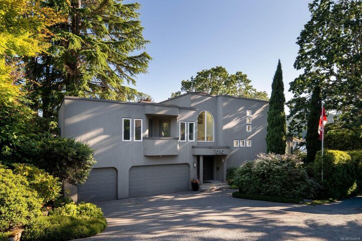Property Photo:  7090 Brentwood Dr  BC V8M 1B6 