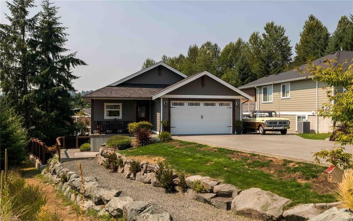 Property Photo: 228 Dawn Coe Cres BC V0R 2G0
