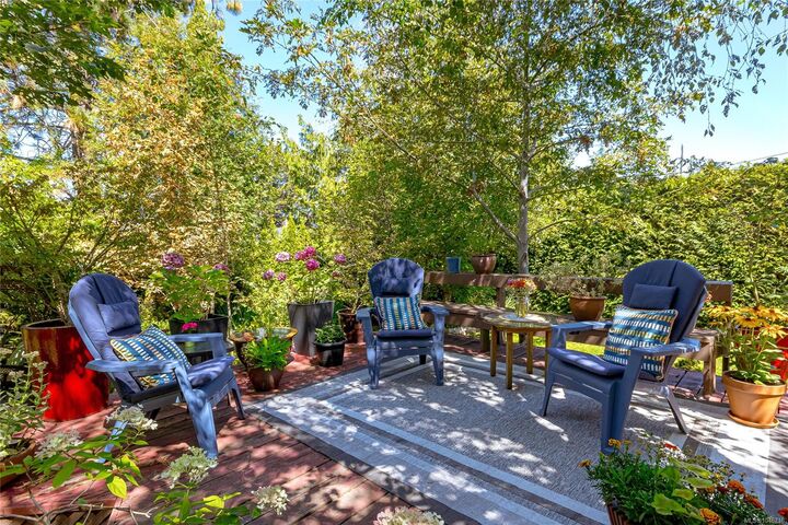 Property Photo: 1234 Union Rd BC V8P 2J6