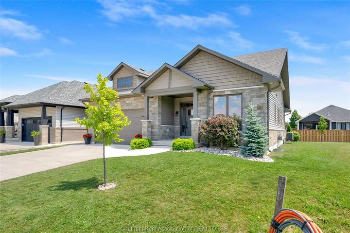 Property Photo: 15 Sienna Court ON N7M 0R9