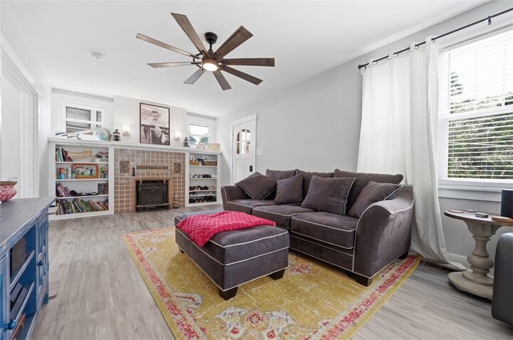 Property Photo:  1688 Kelton Avenue  PA 15216 