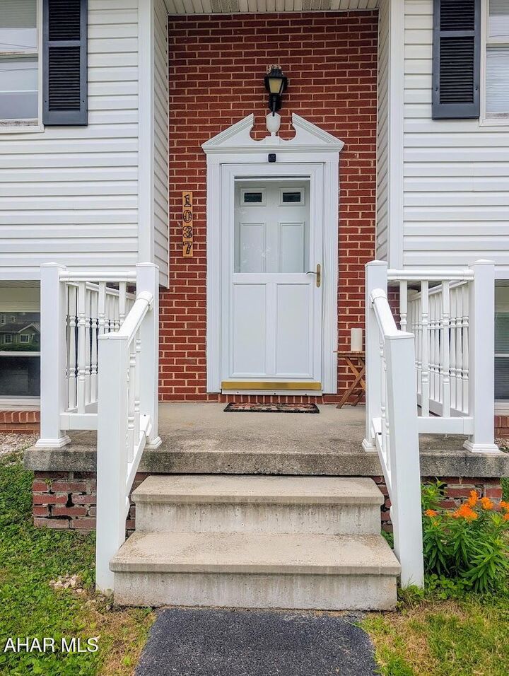 Property Photo:  1037 5th Avenue  PA 16635 